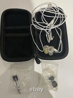 Line 6 Pod Studio UX2 + Line6 Power Pack and Metal Shop Pack + M6 Pro Earphones