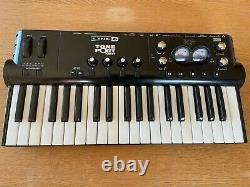 Line 6 Toneport KB37 Audio Interface MIDI Keyboard USB